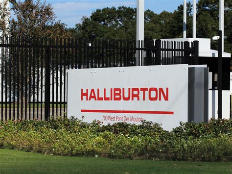 halliburton primed   difficult year hints layoffs