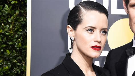 how to get claire foy s sleek androgynous golden globes
