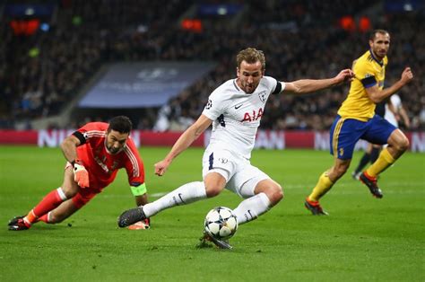 tottenham hotspur  liverpool preview betting tips bet  goals  battle  league frontrunners