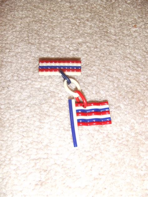 Ww2 Patriotic Flag Pin Collectors Weekly
