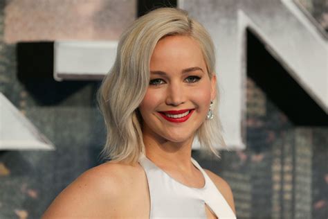 “mother” filme com jennifer lawrence ganha primeiro cartaz super