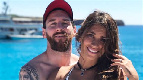lionel messi and antonella roccuzzo are getting married get the details