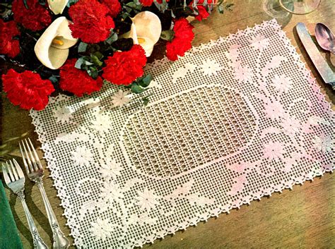embossed daisy placemat  filet crochet pattern vintage crafts