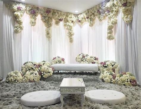 pin oleh tessasandra  dekorasi pernikahan dekorasi meja pernikahan