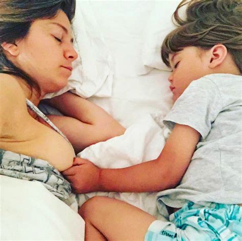 Sex breastfeeding video