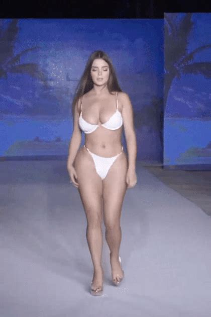 Demi Rose Mawby Oh Polly Fashion Show In Miami Hot
