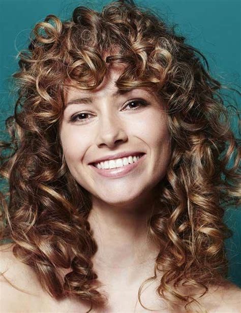 adorable layered curly hairstyles for great style 2018 curlybangs