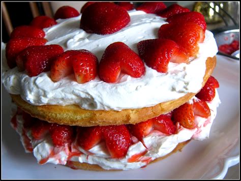 dragon s kitchen strawberry cream cake
