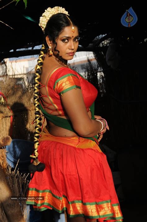 indian hot actress actress jayavani hot in half saree
