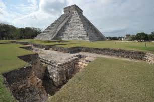 secret passageway   chichen itza pyramid  reveal mysteries  mayans underworld