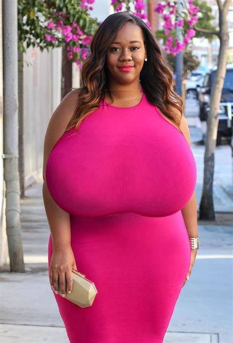 zcupboobs “i need to meet a woman like this ” omg beautiful plus size fashion blog fuchsia