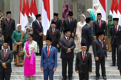 Kabar 18 Menteri Kabinet Indonesia Maju Bakal Direshuffle