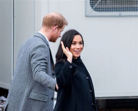 meghan markle writes notes on bananas as a sweet but