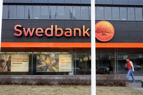swedbank executives fired  bn money laundering investigation