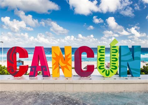 reasons  visit cancun mexico
