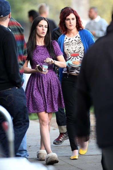 rumer willis and jessica lowndes play a new lesbian couple on 90210