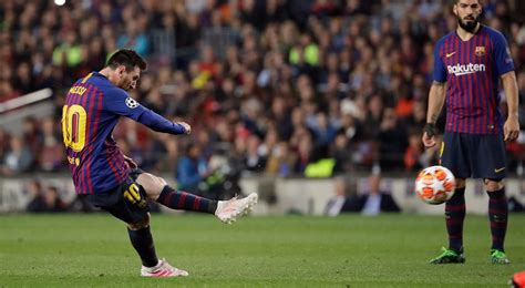 lionel messi scores two free kicks against celta vigo