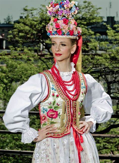 strój ludowy tumblr polish traditional costume folk fashion