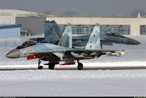 su    weapons taxing   zhukovsky air base     militaryporn
