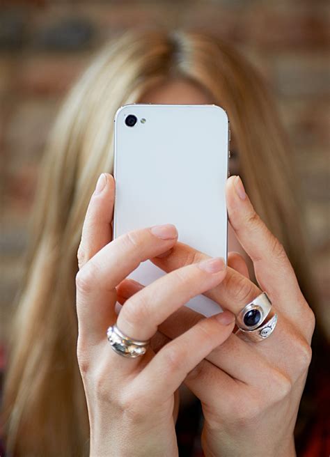4 Ways To Get Your Wedding Guests To Put Away Their Freakin Phones