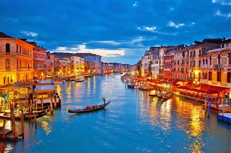 nightlife  italy italy travel guide  guides
