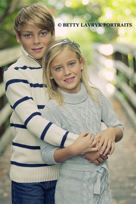 Pin By Alejandra Viascan On Sibling Photography Brother Sister Photos