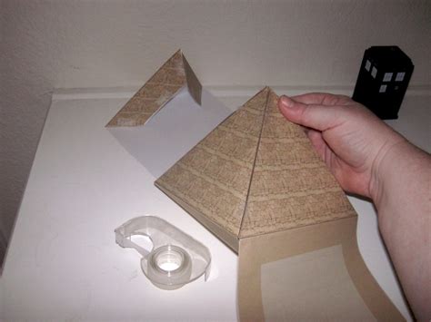 How To Make An Egyptian Pyramid Feltmagnet