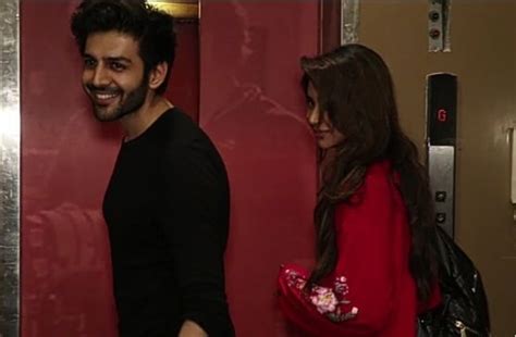 kartik aaryan enjoys  date  rumoured girlfriend dimple sharma  video