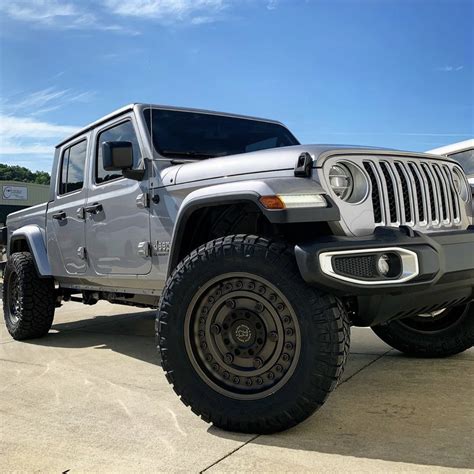 Anyone Planning Leaving Dealer With 35’s Page 6 Jeep