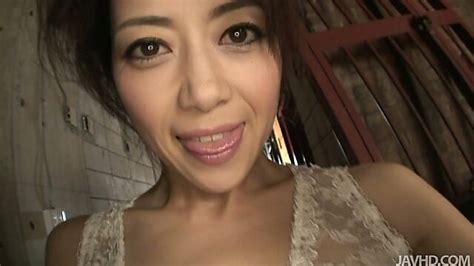 Japanese Milf Rio Kurusu Has Her Pussy Rubbed And Pleased With Vibrator