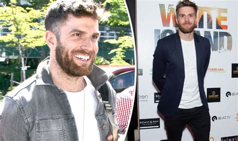 i m a celebrity 2016 actor joel dommett caught out in