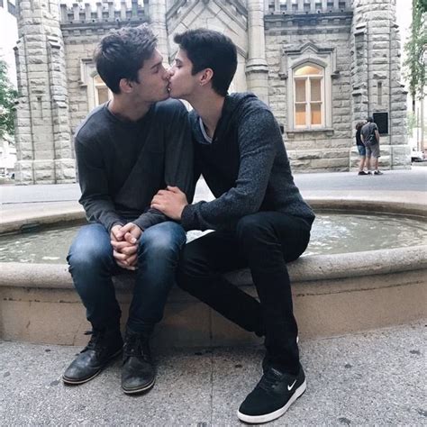 Is Love Gay Cute Gay Couples Couples In Love Gay Mignon Gay Cuddles