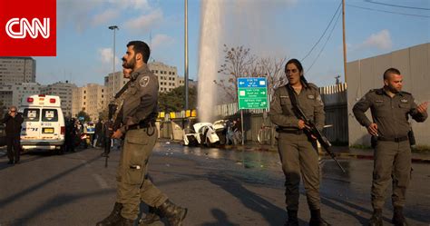 الجيش الإسرائيلي يصيب فلسطينياً ويعتقل امرأتين بالضفة ويتهم 5 مقدسيين