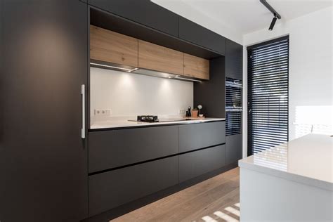 afbeeldingsresultaat voor mat zwarte keukens met eiken kitchen room design modern kitchen