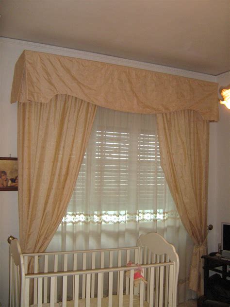 La camera da letto moderna vede un ritorno dei letti in ferro battuto, quali sono i vantaggi di possedere questo tipo di letti? Tenda da interno con mantovana â¢ Arredo Tendaggi