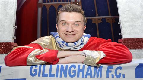 phil gallagher  plays cbeebies mister maker    panto
