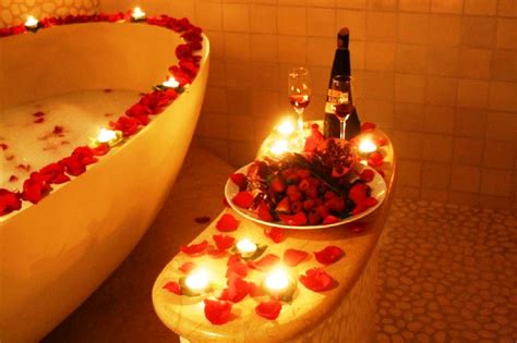 22 Cozy Valentine Bathroom Decoration Ideas