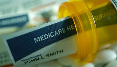 Bipartisan Medicare Drug Bill Passes Senate Committee