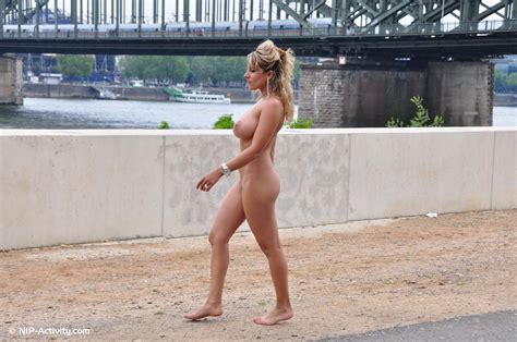 monic high res nude in public