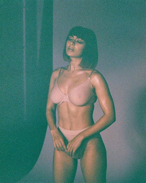 Charli Xcx Sexy See Through And Bikini 18 Photos The Fappening
