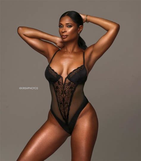 jennifer williams sets tongues wagging in sexy lingerie photo shoot