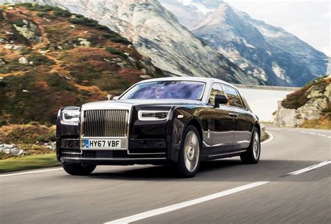 rolls royce phantom  gen launched  india ready