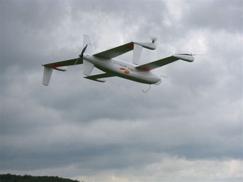 scalable unmanned aerial vehicle family  quadcruisers hybrid concept combines  vtol