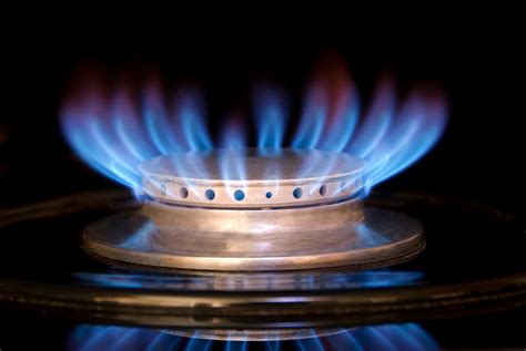 facturi mai mici la gaze naturale pentru consumatorii casnici rfi romania actualitate