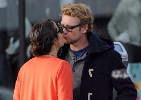 ← Simon Baker Gives A Kiss To Wife Rebecca Rigg Fan Simon
