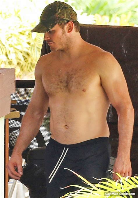 celebrity actor chris pratt shirtless in hawaii gay male