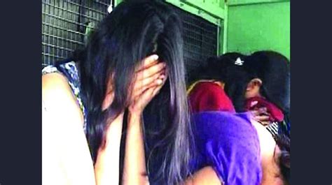 mumbai police busts high profile sex racket rescues three girls