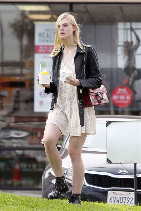 elle fanning out in los angeles october 2015