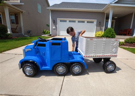 rideable toy semi truck   cb   detachable trailer