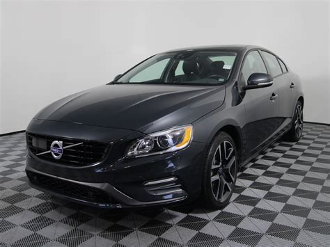 certified pre owned  volvo   dynamic  navigation awd